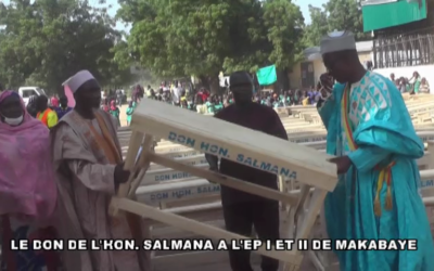 DONS DES TABLES BANCS A L&rsquo;ECOLE PUBLIQUE DE MAKABAYE PAR LE DEPUTE SALMANA AMADOU ALI