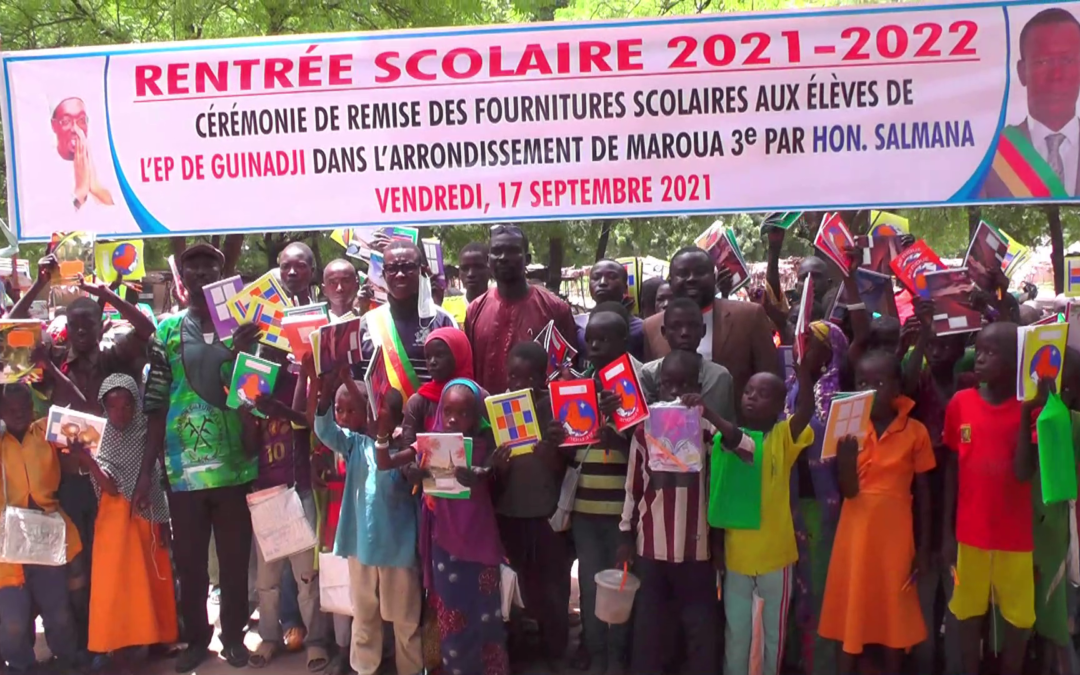 DON FOURNITURES SCOLAIRES  AUX ELEVES DE L’ECOLE PUBLIQUE DE GUINADJI LE 17 SEPTEMBRE 2021