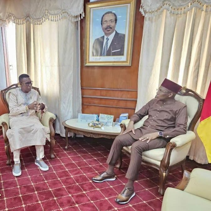 L’HONORABLE SALMANA AMADOU ALI REÇU EN AUDIENCE CE MERCREDI 11 OCTOBRE 2023 PAR LE MINSANTE, LE Dr. MANAOUDA MALACHIE.